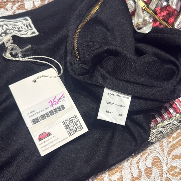 NWT Sequinned holiday skirt - Picture 4 of 4